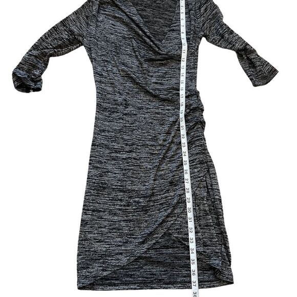 SUZY SHIER Heather Grey Cross Front Wrap Knee Length Scrunch Side Dress - Picture 5 of 8